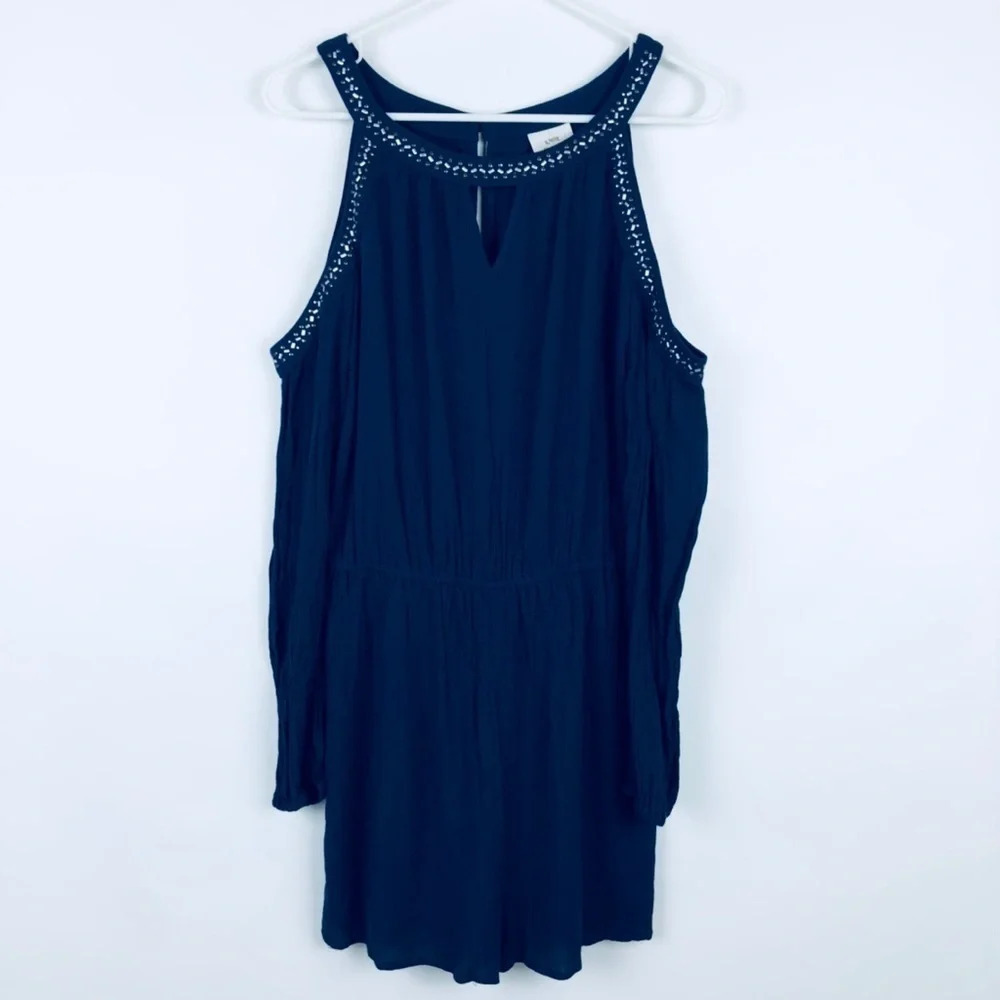 3/$25 Knox Rose Navy Cold Shoulder Shorts Romper M